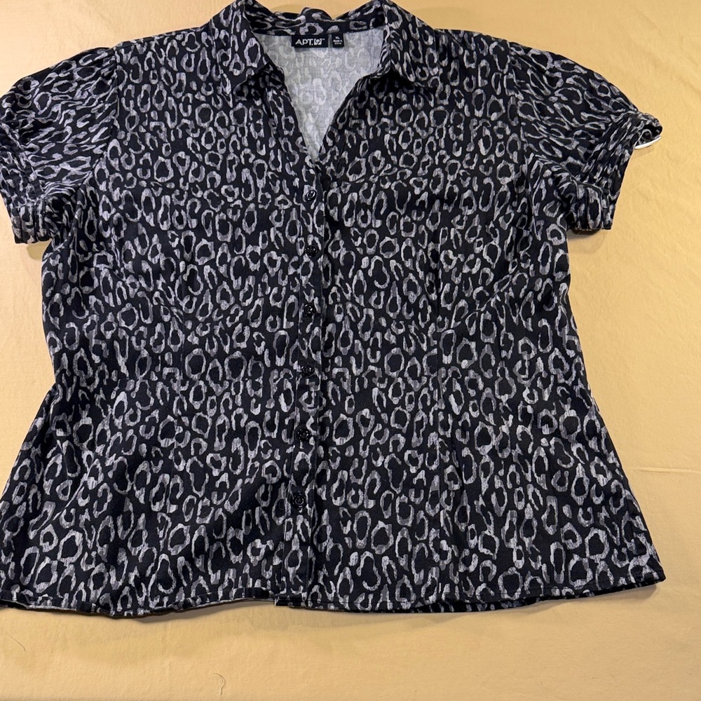 APT 9 women’s blouse size, extra large button, front, black and white